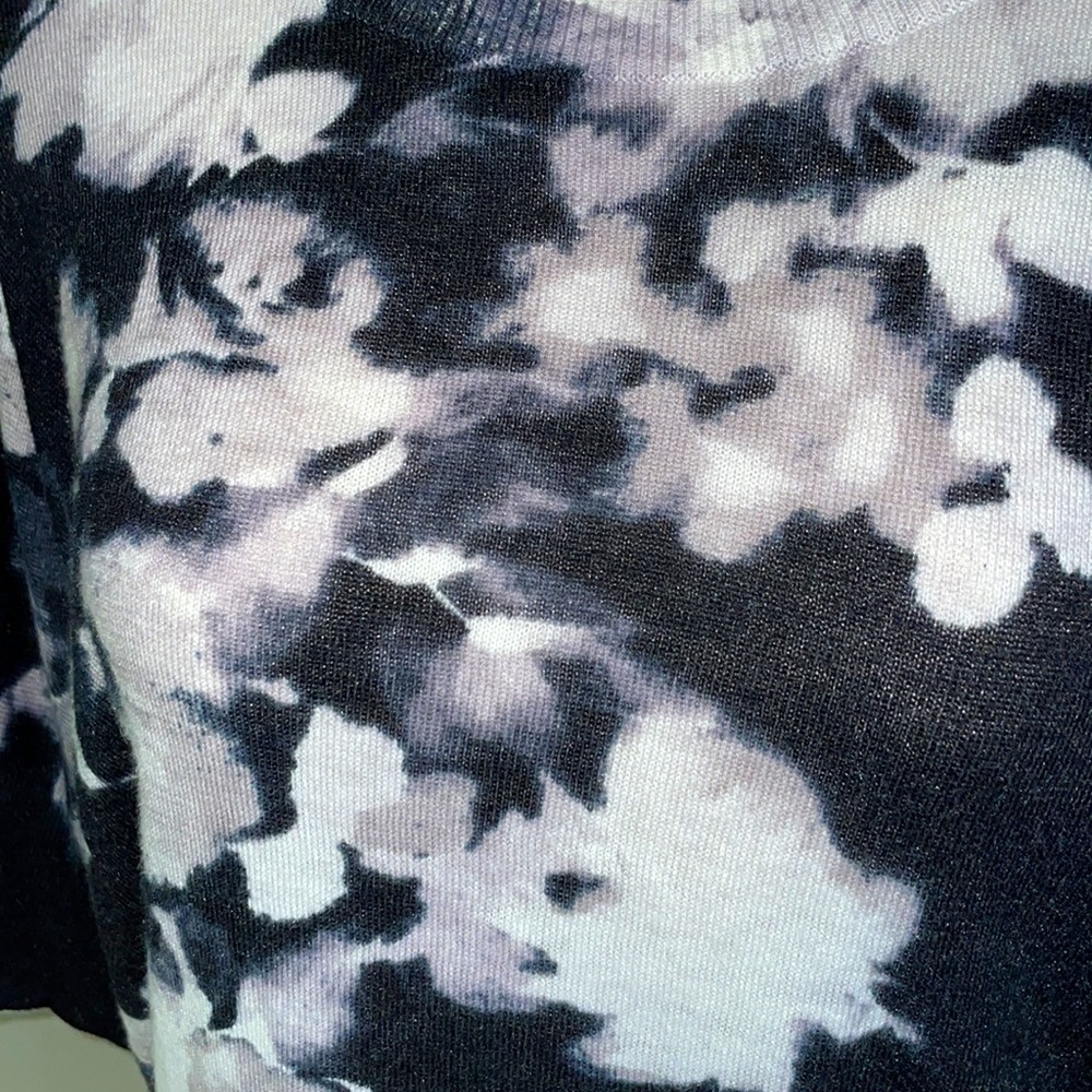 Vera Wang medium short sleeve sweater. Black and white, good used condition. - Picture 3 of 7